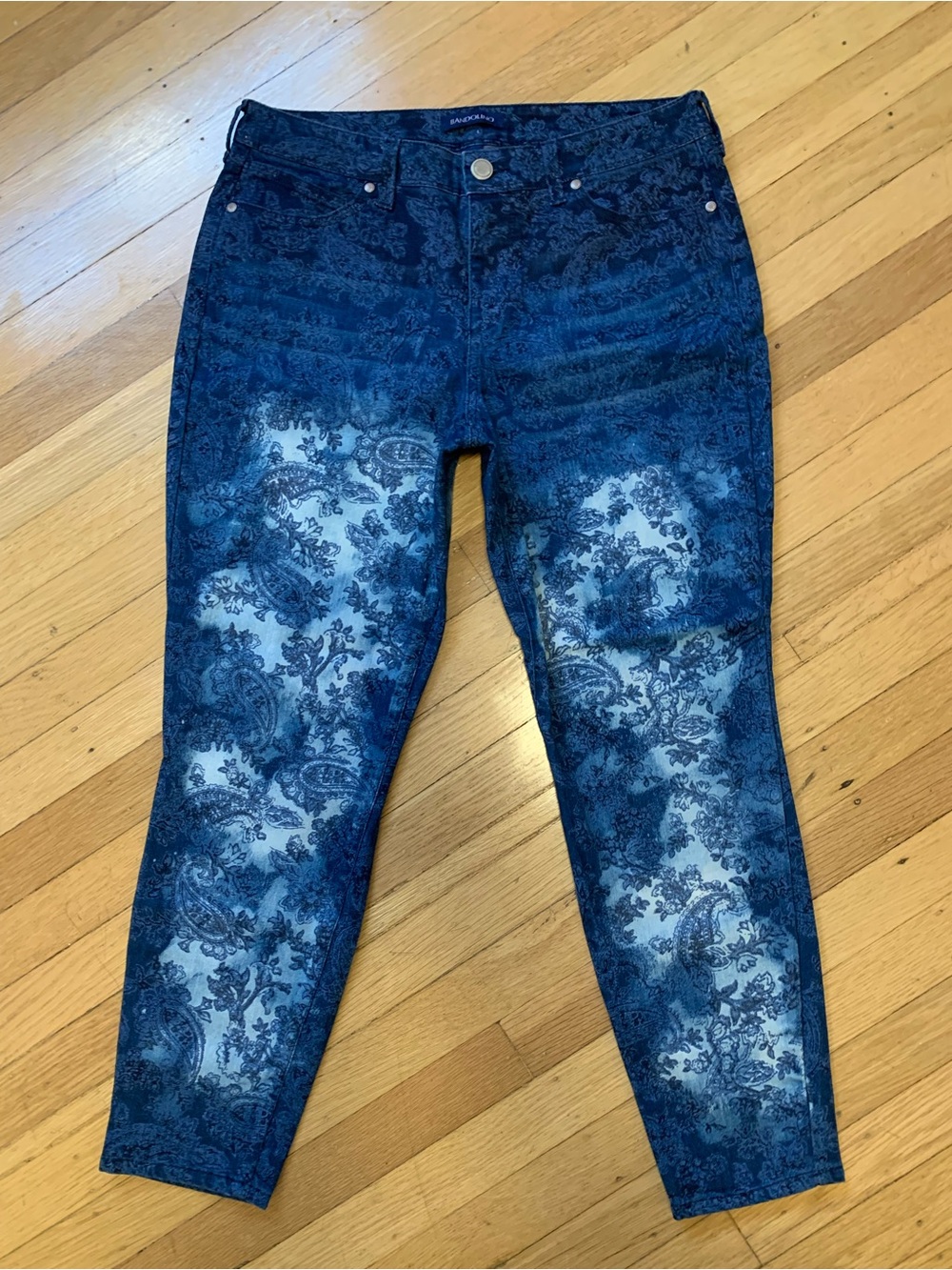 $6! SALE!! BANDOLINO LISBETH CROP BLUE/WHITE CAPRI PANTS SIZE 6/Fits like 8